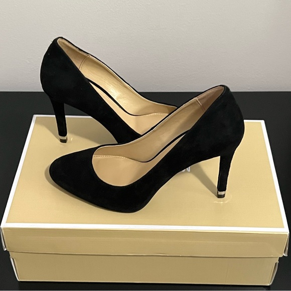 MK Michael Kors Ashby Flex heels pumps, size US 5, New - Picture 1 of 9